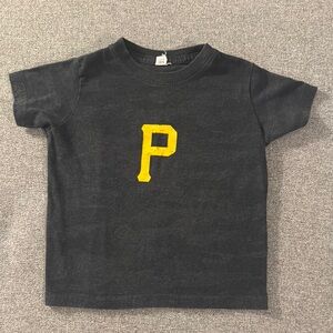 5/$15- Kids Pirates T-Shirt with Yellow Lettering